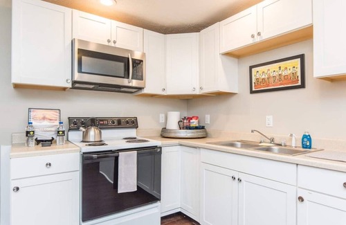 Frankfort House | This house is a 2 bedroom(s), 1 bathrooms, located in Frankfort, KY.