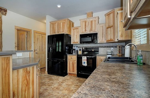 Salida House | This house is a 3 bedroom(s), 2.5 bathrooms, located in Salida, CO.