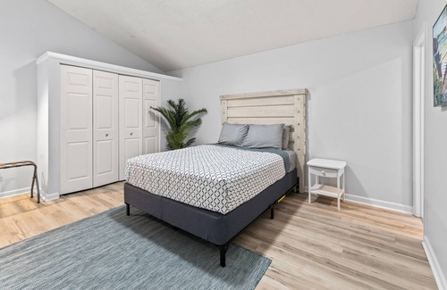 Sandalwood House | This house is a 3 bedroom(s), 2 bathrooms, located in JACKSONVILLE, FL.