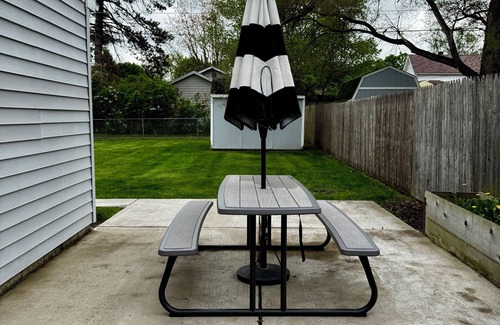 Marion House | This house is a 4 bedroom(s), 2 bathrooms, located in Marion, IN.