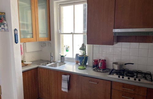 West Kensington Bed & Breakfast | this is a spacious, clean and elegant one double bedroom located in London