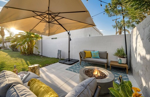 Bermuda Dunes House | This Must Be the Place - Pool, Spa, Games, King Bed