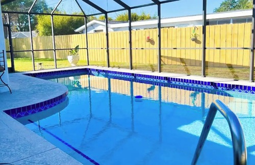 Southgate House | This nice house is located close in a nice and safe neighborhoods and 15