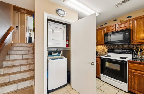 East End House | This pool front townhome with beach views is just the ticket for your Island vacation experience.