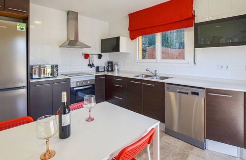 Macanet de la Selva House | This spacious vacation home has its own pool and is located in the urbanization Maçanet de la Selva,