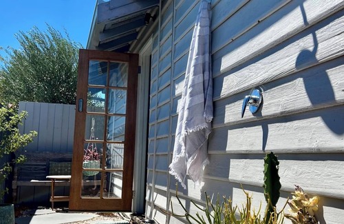 South Fremantle Apartment | This studio is a 1 bedroom(s), 1 bathrooms, located in South Fremantle, WA.