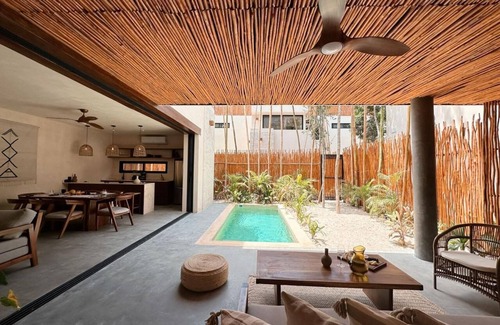Tulum Villa | This villa is a 2 bedroom(s), 2.5 bathrooms, located in Tulum, Quintana Roo.