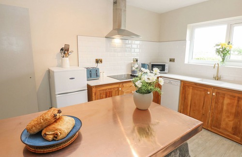 North Bitchburn Cottage | THORNFIELD, pet friendly, character holiday cottage in Evenwood
