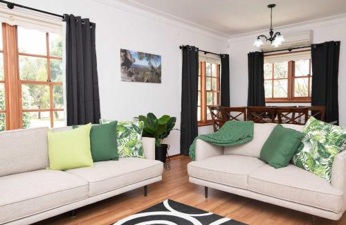 Canobolas House | Thornleigh Cottage