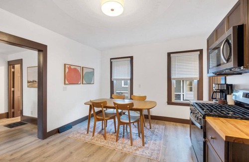 Westside Apartment | Thoughtfully Designed and Fully Equipped
