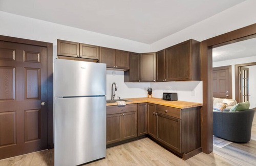 Westside Apartment | Thoughtfully Designed and Fully Equipped