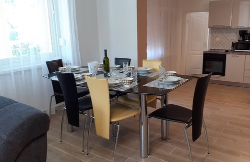 Milcetici Apartment | Three bedroom apartment with terrace Malinska, Krk (A-19304-a)