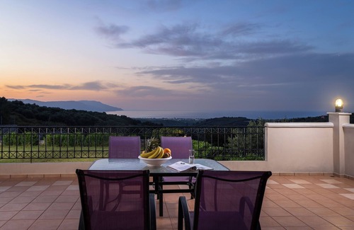 Filaki Apartment | Three-Bedroom Apartment with amazing sea view