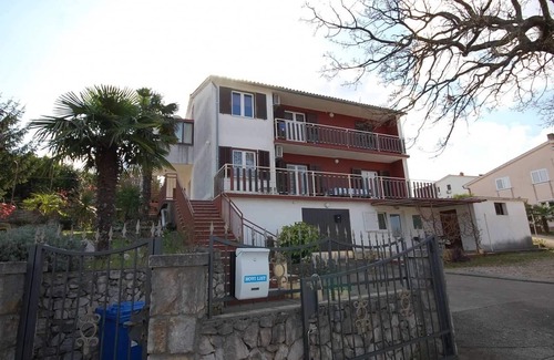 Njivice Apartment | Three bedroom apartment with terrace and sea view Njivice, Krk (A-21858-b)