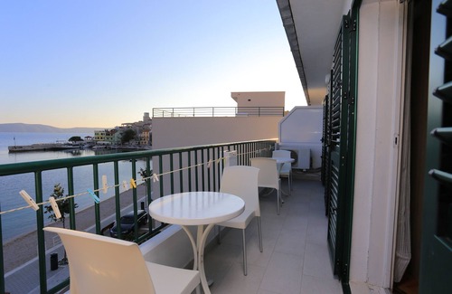 Igrane Apartment | Three bedroom apartment near beach Igrane, Makarska (A-6653-a)