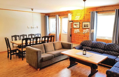Gautefall Apartment | Three-Bedroom Apartment in Drangedal