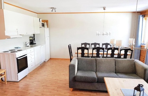Gautefall Apartment | Three-Bedroom Apartment in Drangedal