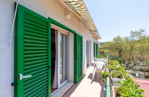 Kraj Apartment | Three bedroom apartment with balcony Kraj, Pašman (A-8457-a)