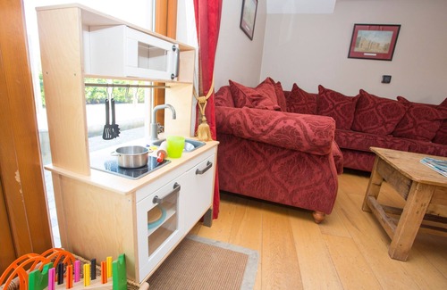 Lismullin Cottage | Three bedroom cottage in a landscaped courtyard set in the heart of Ireland's Ancient East region.