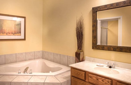 Sevierville Resort | Three Bedroom Deluxe, Luxury Condo, Sevierville, Tennessee 1896377