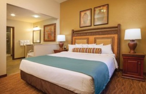 Lake Delton Resort | Three Bedroom Deluxe Luxury Condo, Wisconsin Dells, Wisconsin (19113768)