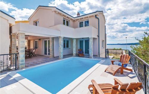 Novigrad House | Three-Bedroom Holiday Home In Novigrad