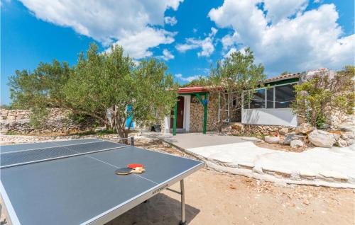 Tkon House | Three-Bedroom Holiday Home In Tkon