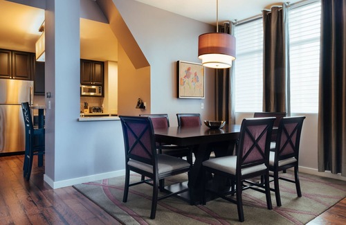 Healdsburg Apartment | Three-Bedroom Hotel Suites in Downtown Healdsburg