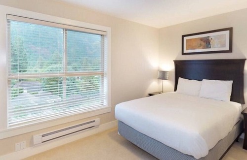 Harrison Hot Springs Apartment | Three Bedroom Penthouse Suite with Lakeview - Harrison Lake View Suites