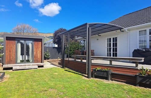 Richmond House | Three Bedroom Plus Sleepout Central Richmond. Close to all Ammenities