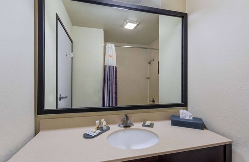 Dupont Hotel | Three Brothers Hospitality LLC