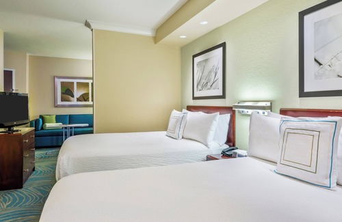 Biggar House | Three Convenient Room | Close to Gulf Coast Town Center | Enjoy Free Parking