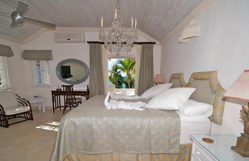 Gibbes Villa | Three Generously Large Air-Conditioned Bedrooms
