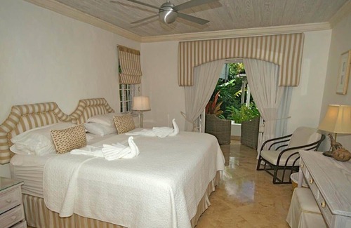 Gibbes Villa | Three Generously Large Air-Conditioned Bedrooms