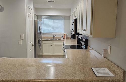 Gulf Vista House | 🌞 Three Large Beach Townhomes - Sleeps 24! 🤿 Private Pool⚓3 Free Golf Carts 🌊