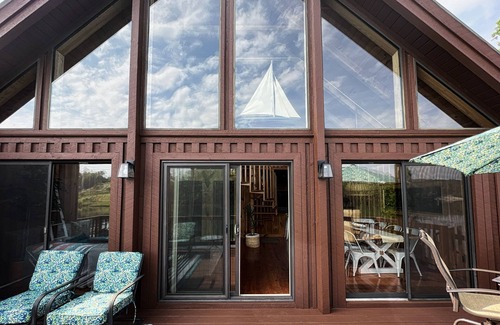 Six Mile Ski Chalet | THREE-LEVEL LAKEFRONT DESIGNER CHALET: ONLY 9 MILES FROM CLEMSON!