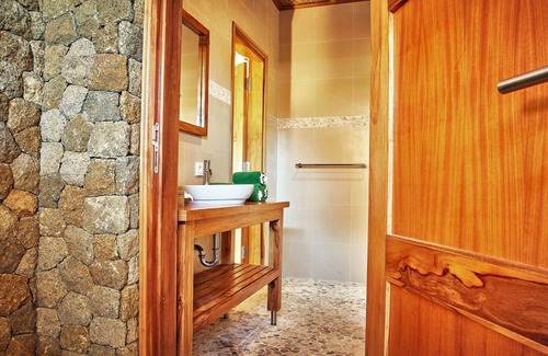 Uluwatu Hotel | Three Monkeys Villas