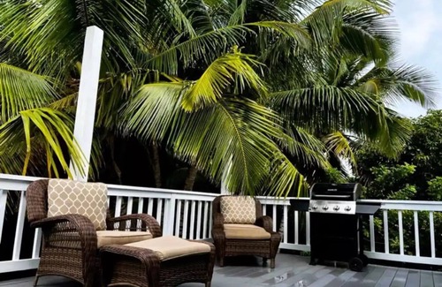 Bahama Palm Shores House | Three Palms Beach Retreat - Entire beachfront home in Bahama Palm Shores