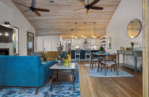 Bay St Louis House | Three Palms Oasis in Old Town Bay St. Louis. In the heart of it all!