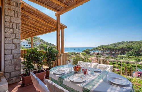Fetovaia Apartment | Three-room flat Montecristo