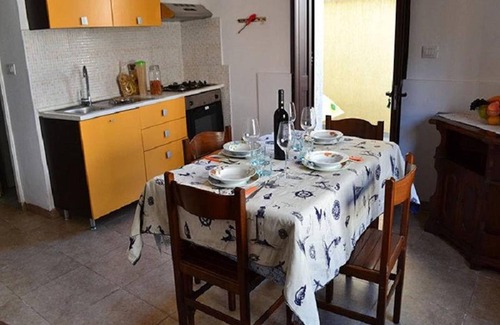 Torre dell'Orso House | Three-room Holiday Home With Outdoor Space and a few Steps From the Cliff