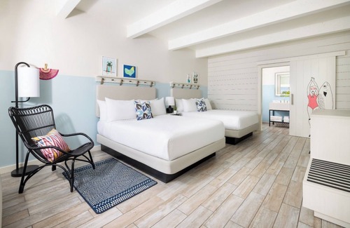 New Town Hotel | Three Rooms w/2 Queen beds at Blue Flamingo Resort Key West l 2 Pools & Shuttle