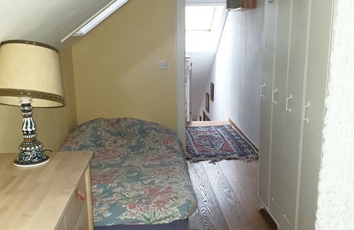 Coulouvreniere Rois Apartment | Three rooms with private bath in a lovely den in Geneva's centre