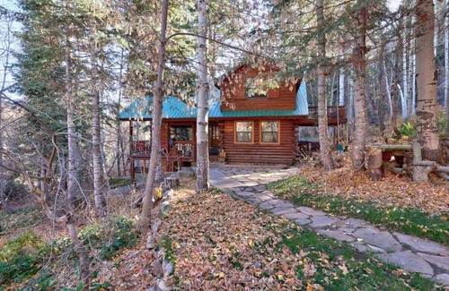 Sundance Cabin | Three Sisters Cabin Sundance, Utah Very secluded cabin Near stream and meadow and Stewart Falls Great for explorers Mountain Cabins Utah