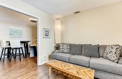 Victory Heights Cottage | Thunderbolt Cottage!