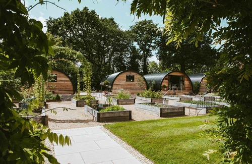 Mortimer West End Cottage | Thyme Pyggy - Luxury Cottages