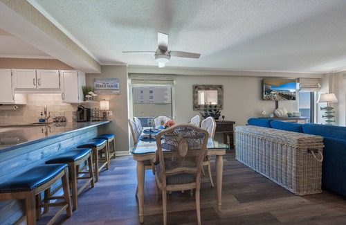 Ash Condo | Tidemaster 601 - Oceanfront Corner Unit - Walk to Main Street
