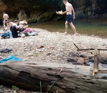 Bukit Lawang House | Tiga dara guest house jungle trekking