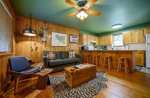 Broken Bow Cabin | Tiger Jack, the Dreamy Couple's Cabin.