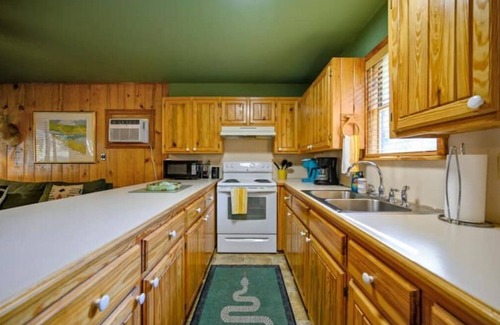 Broken Bow Cabin | Tiger Jack, the Dreamy Couple's Cabin.